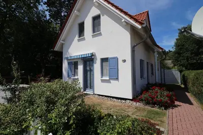 Das Gebäude in dem sich das Ferienhaus befindet