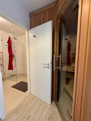 Ein Badezimmer in der Unterkunft Bickbeeren Schweiz Villa Catrina, App 05