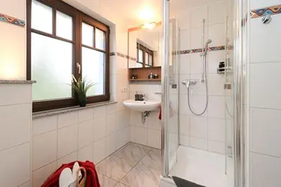 Ein Badezimmer in der Unterkunft Ferienwohnungen Stückweg App 02