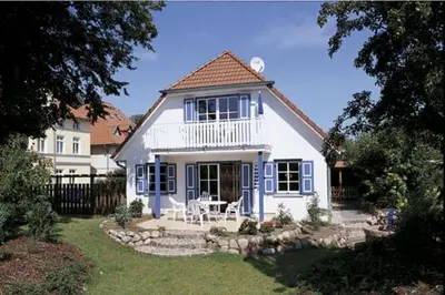 Ein Garten an der Unterkunft Haus Clarissa, App 02