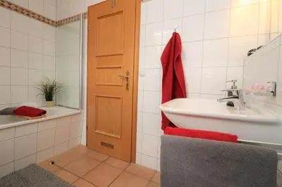 Ein Badezimmer in der Unterkunft Oewern Diek App 35