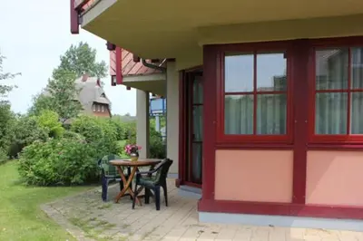 Ein Garten an der Unterkunft Oewern Diek App 49