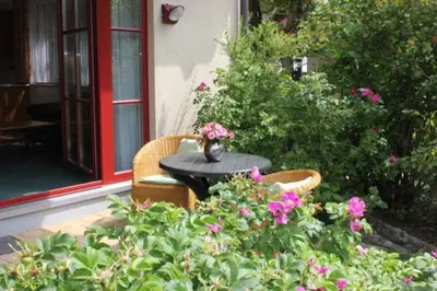 Ein Garten an der Unterkunft Oewern Diek App 53